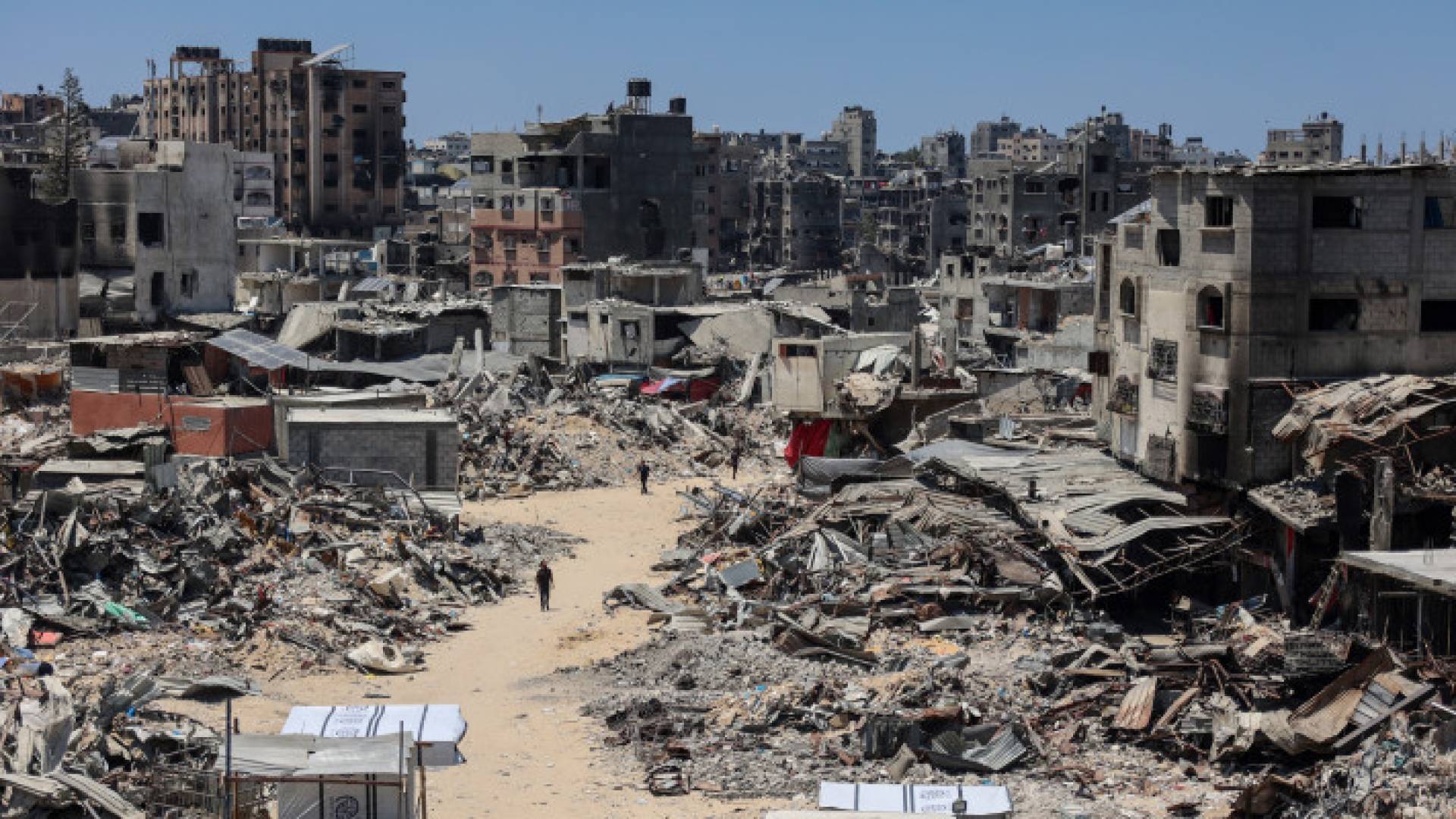 مبان مدمرة جراء قصف الاحتلال في مخيم جباليا شمال قطاع غزة