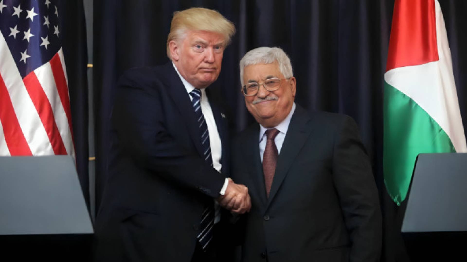 الرئيس الفلسطيني محمود عباس والرئيس الأمريكي السابق والمرشح الجمهوري للرئاسة دونالد ترامب