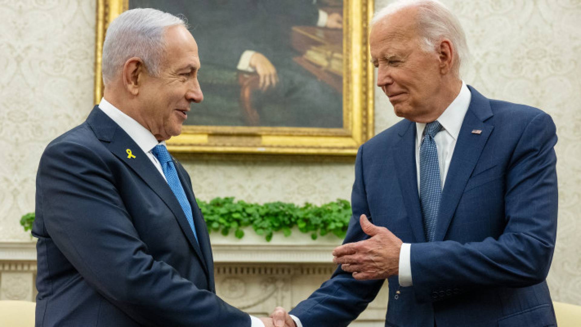 الرئيس الأمريكي جو بايدن ورئيس وزراء الاحتلال الإسرائيلي بنيامين نتنياهو