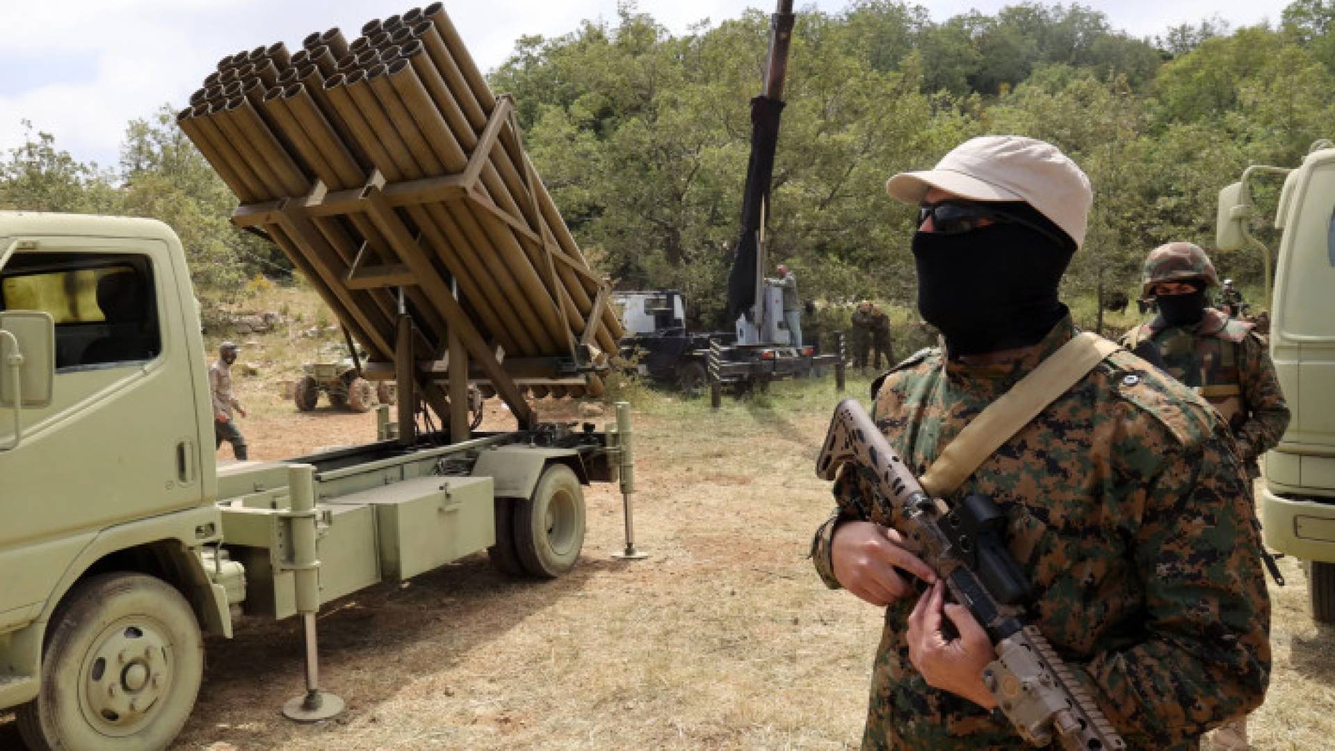 عناصر تابعين لحزب الله