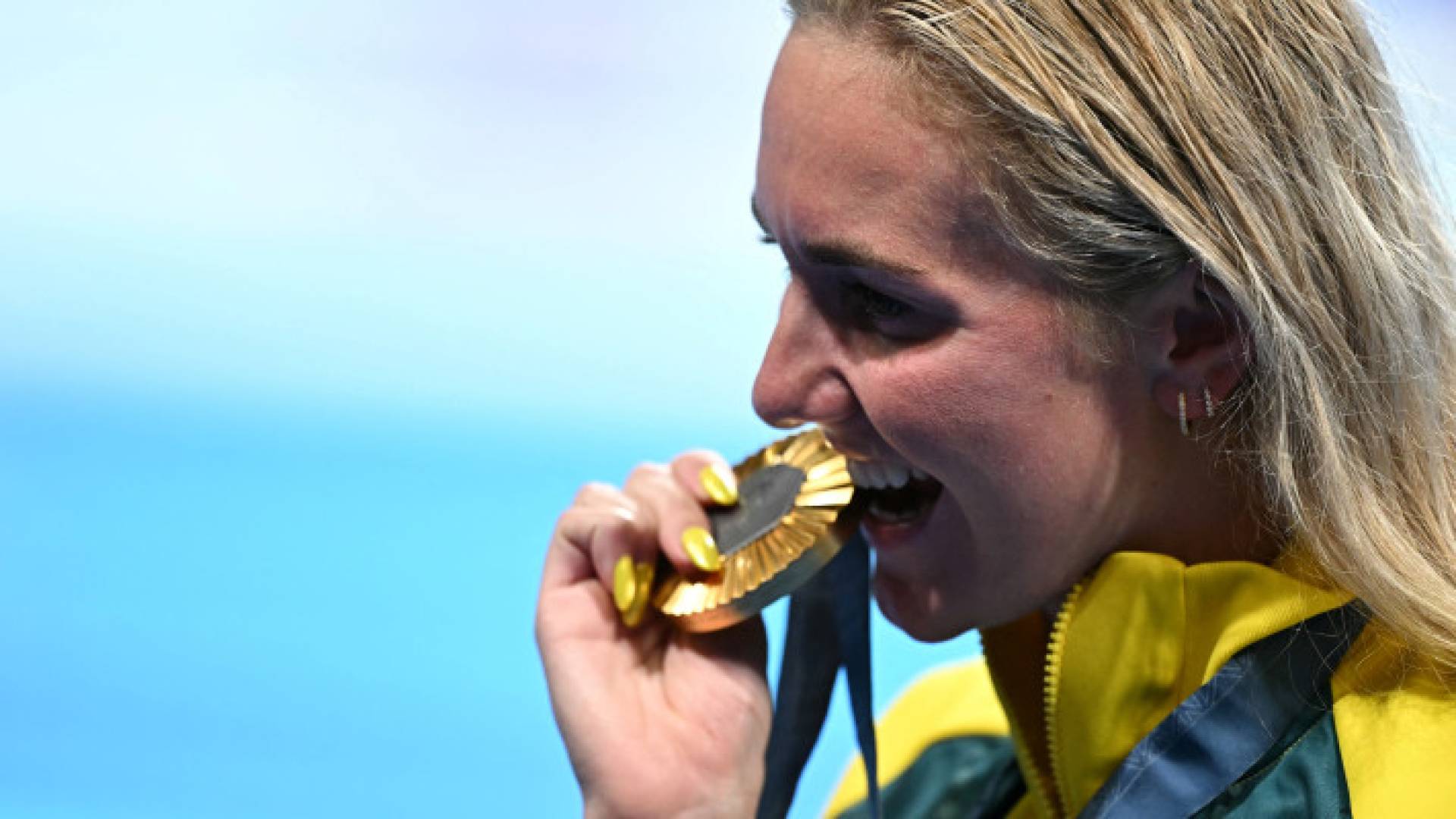 السباحة الأسترالية الفائزة بذهبية الأولمبياد