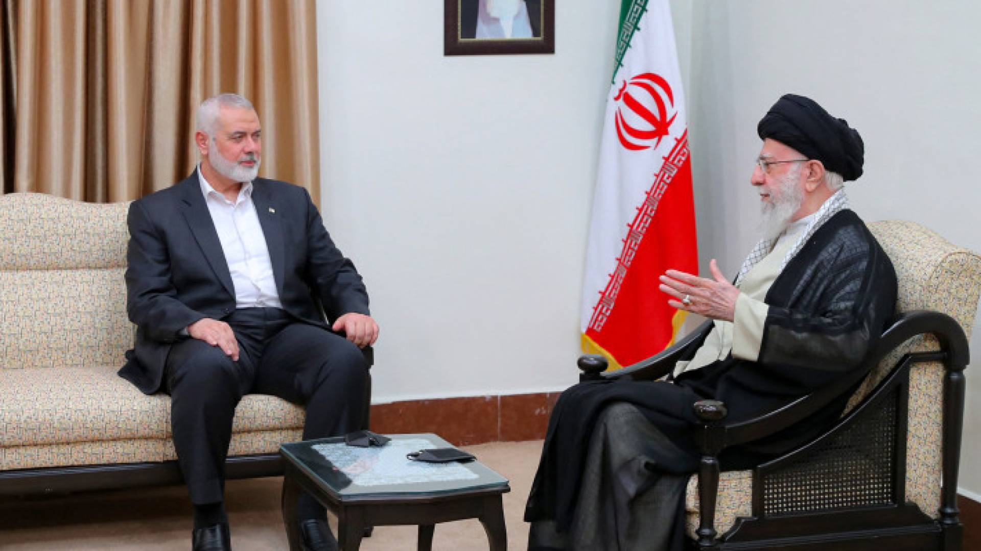 خامنئي وهنية