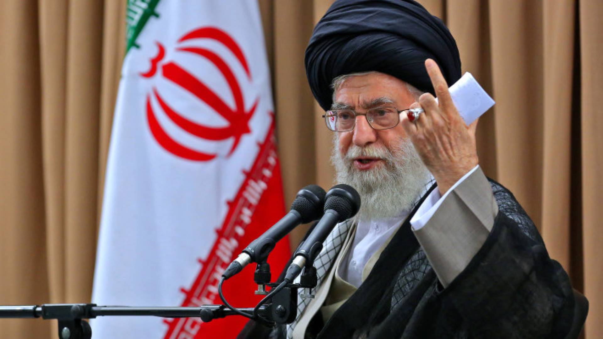 المرشد الأعلى في إيران علي خامنئي