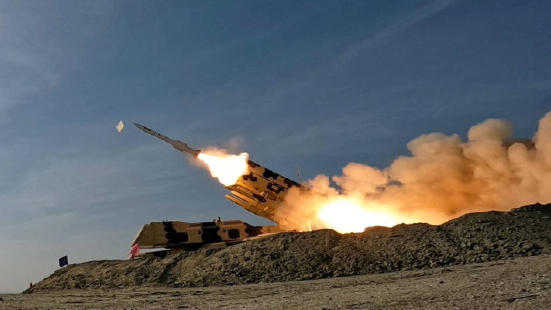 راجمة صواريخ إيرانية