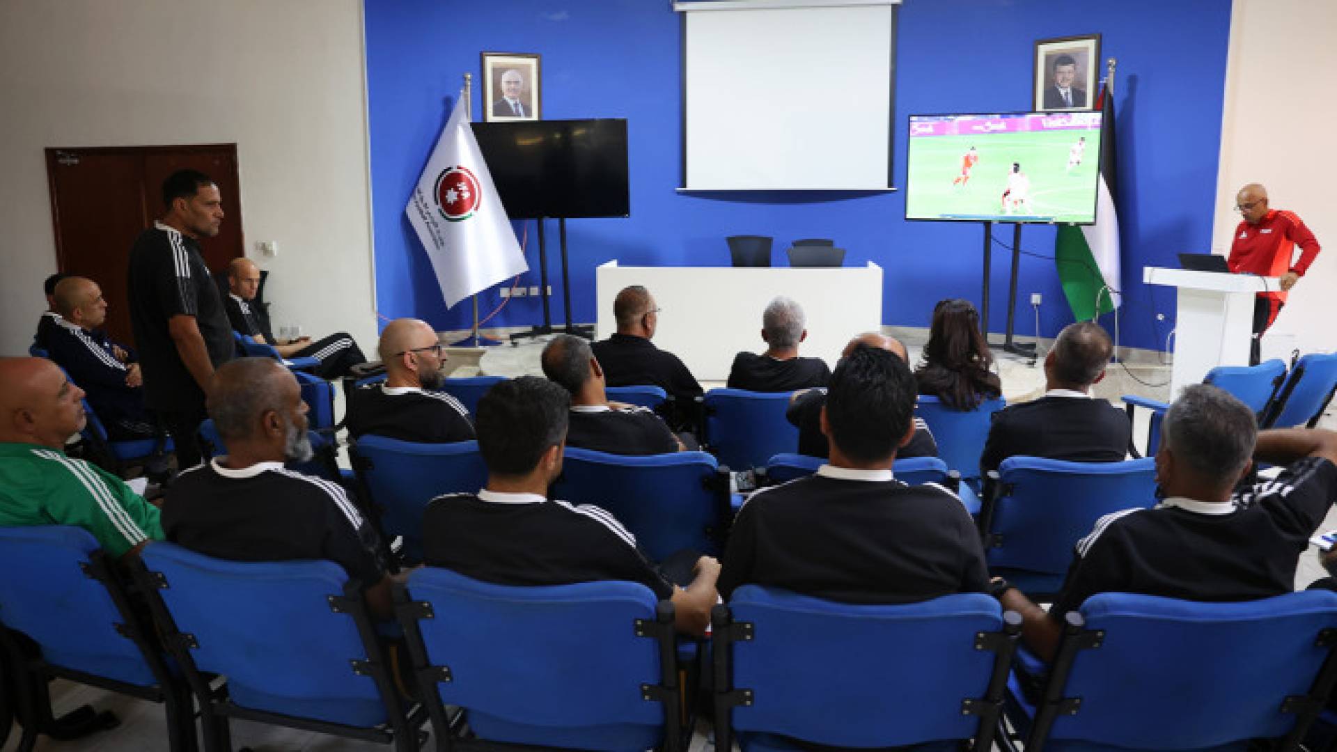 من الدورة