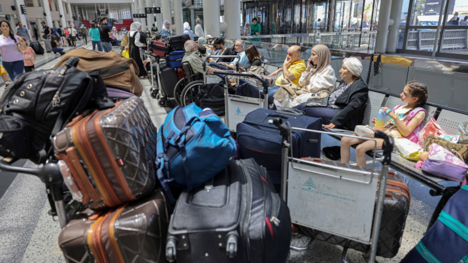 مسافرون في مطار رفيق الحريري الدولي