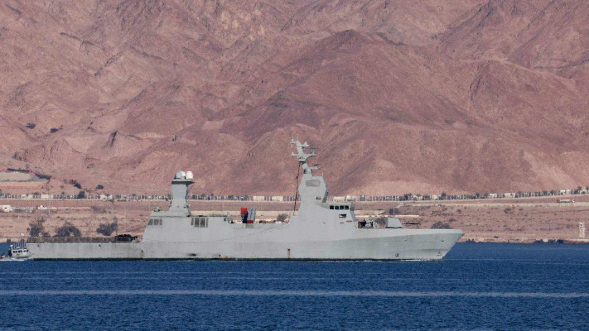 بارجة عسكرية للاحتلال في إيلات