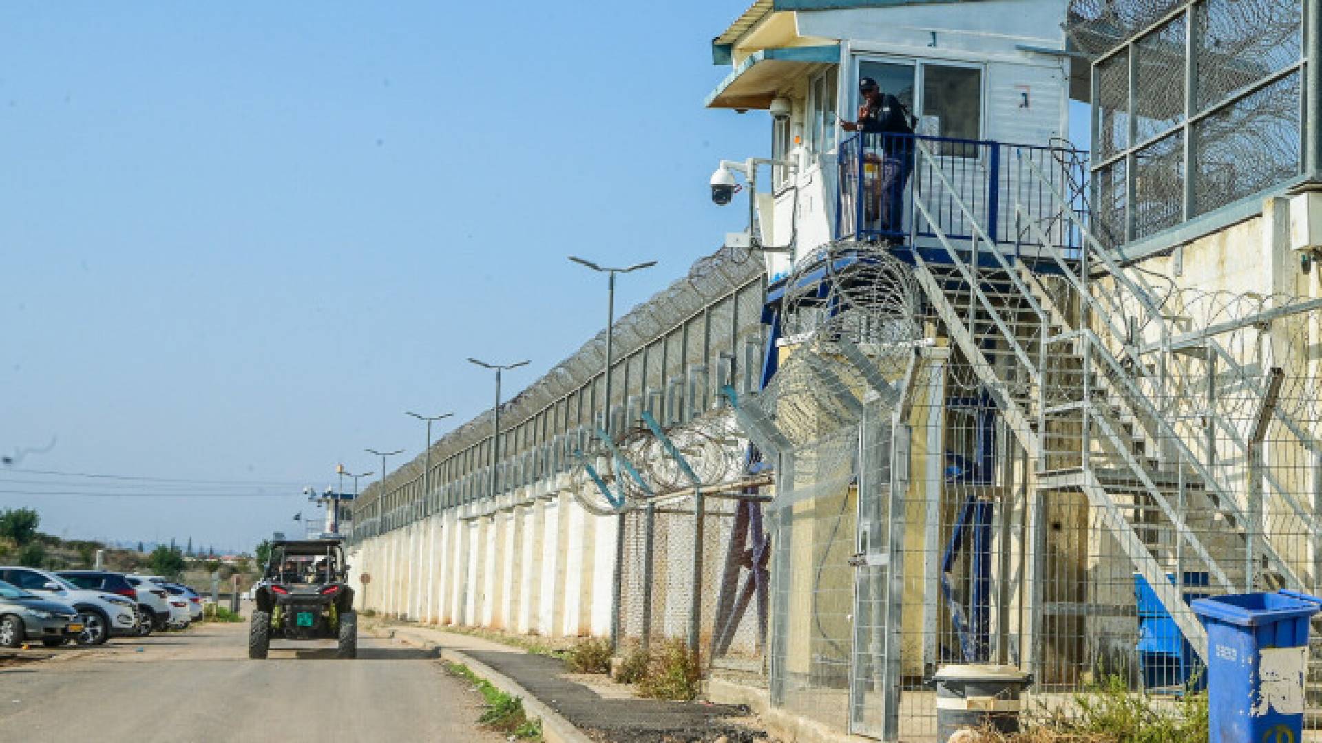 سجن "إسرائيلي"