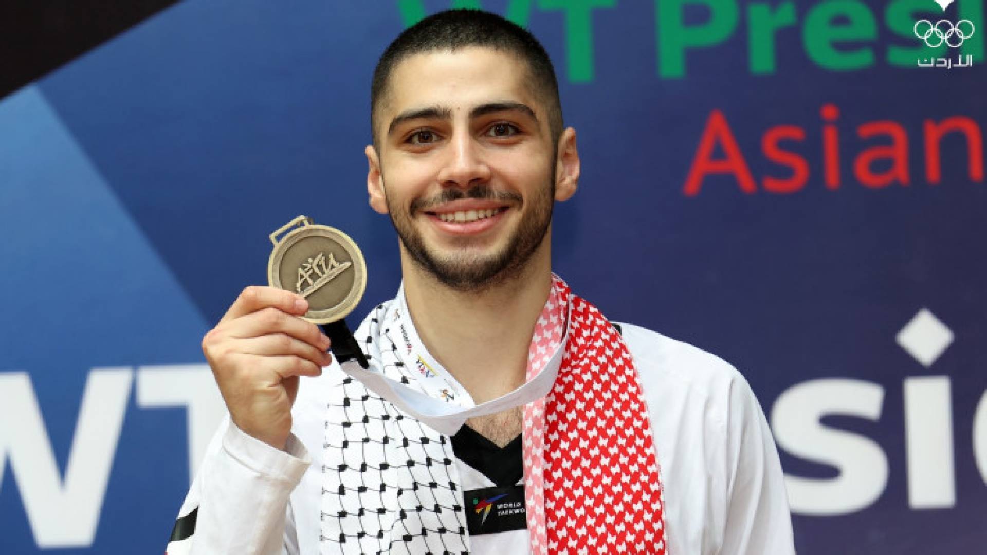 لاعب المنتخب الوطني زيد مصطفى