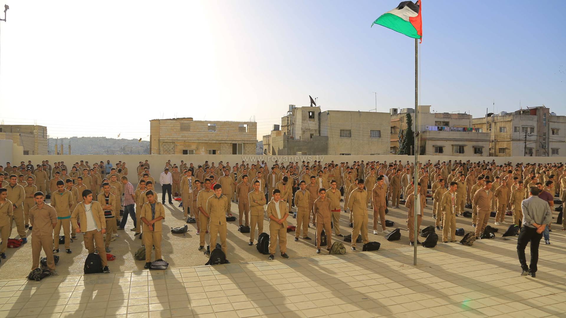 طلاب مدرسة حكومية