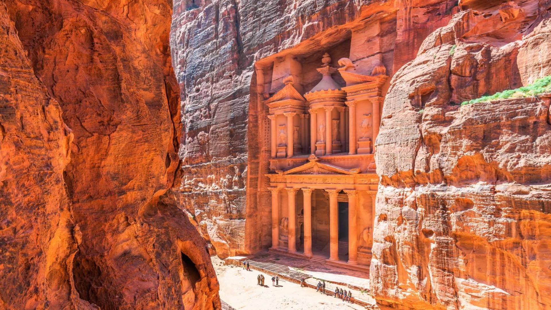 موقع الخزنة في مدينة البترا الأثرية