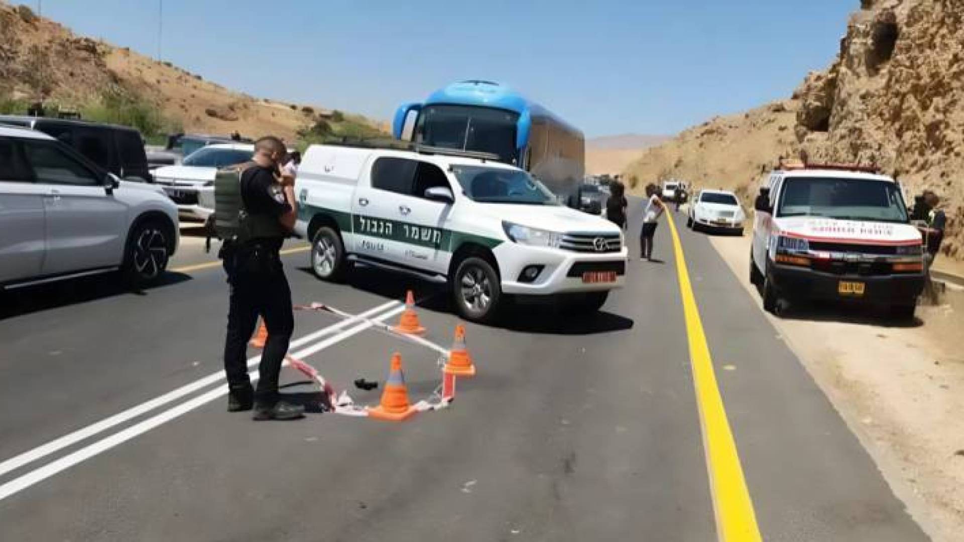 من موقع عملية إطلاق نار قرب مستوطنة "محولا" الأحد