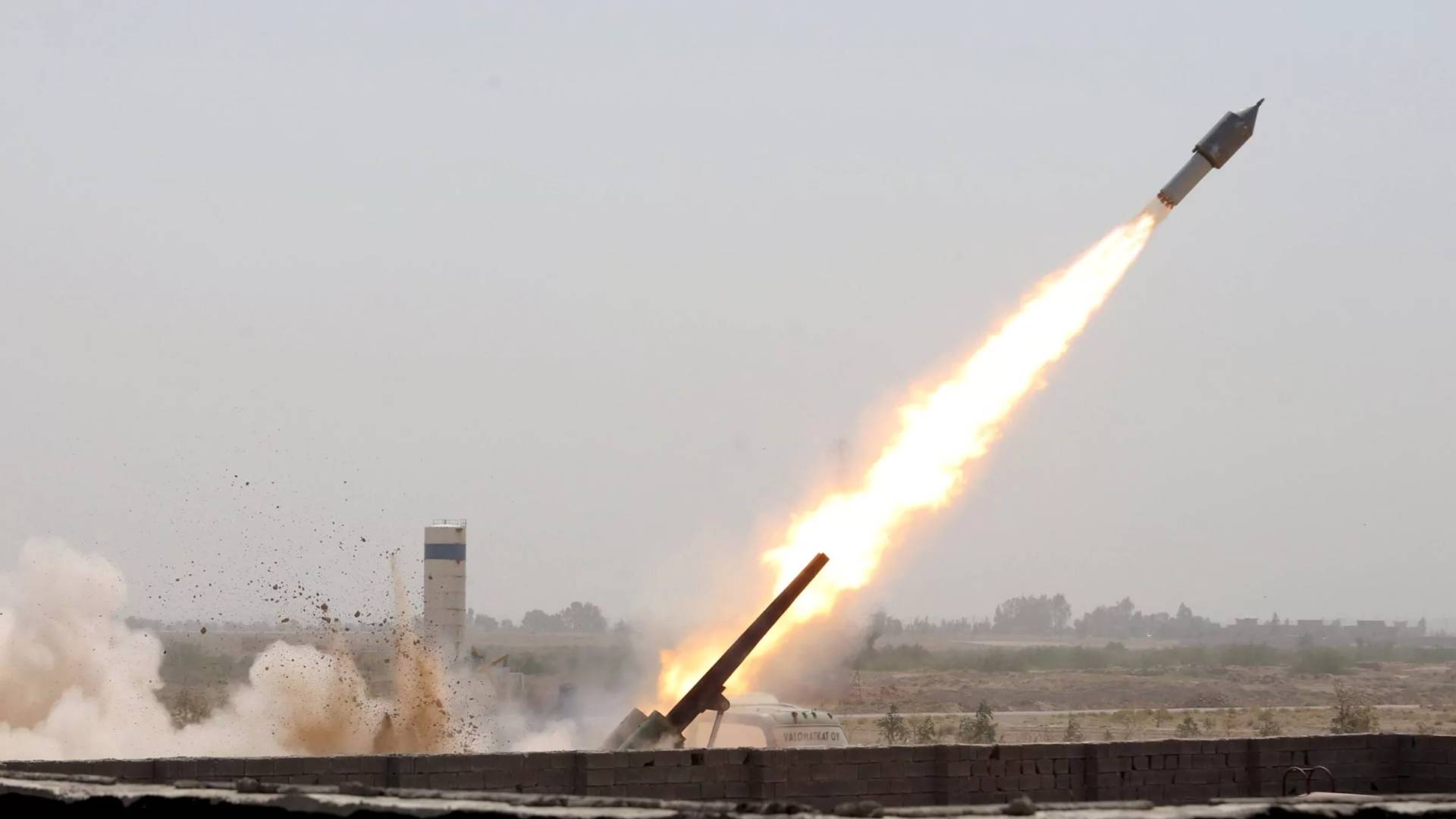 إطلاق صاروخ من لبنان