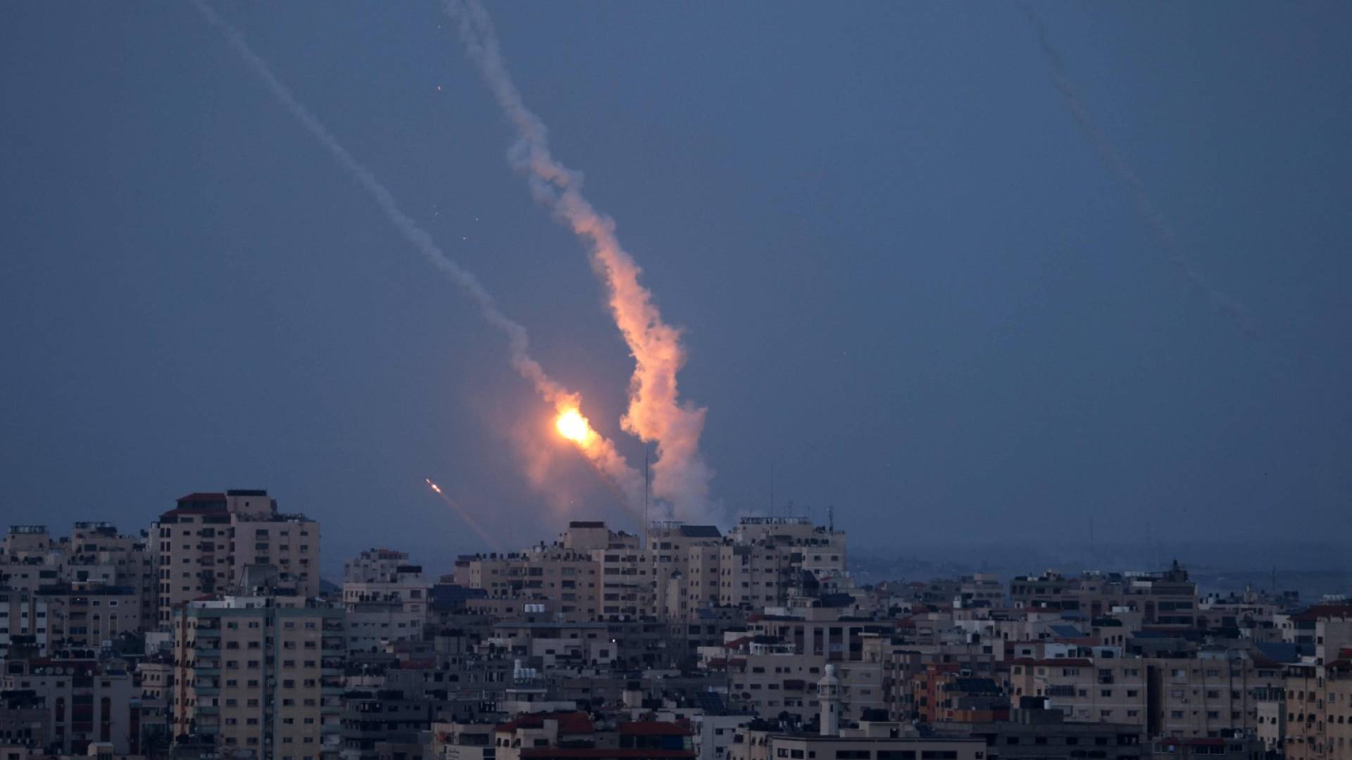 رشقة صاروخية