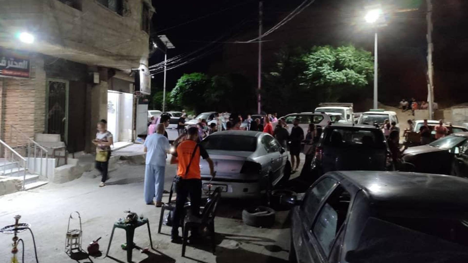 سوريون فروا من منازلهم لحظة وقوع الزلزال