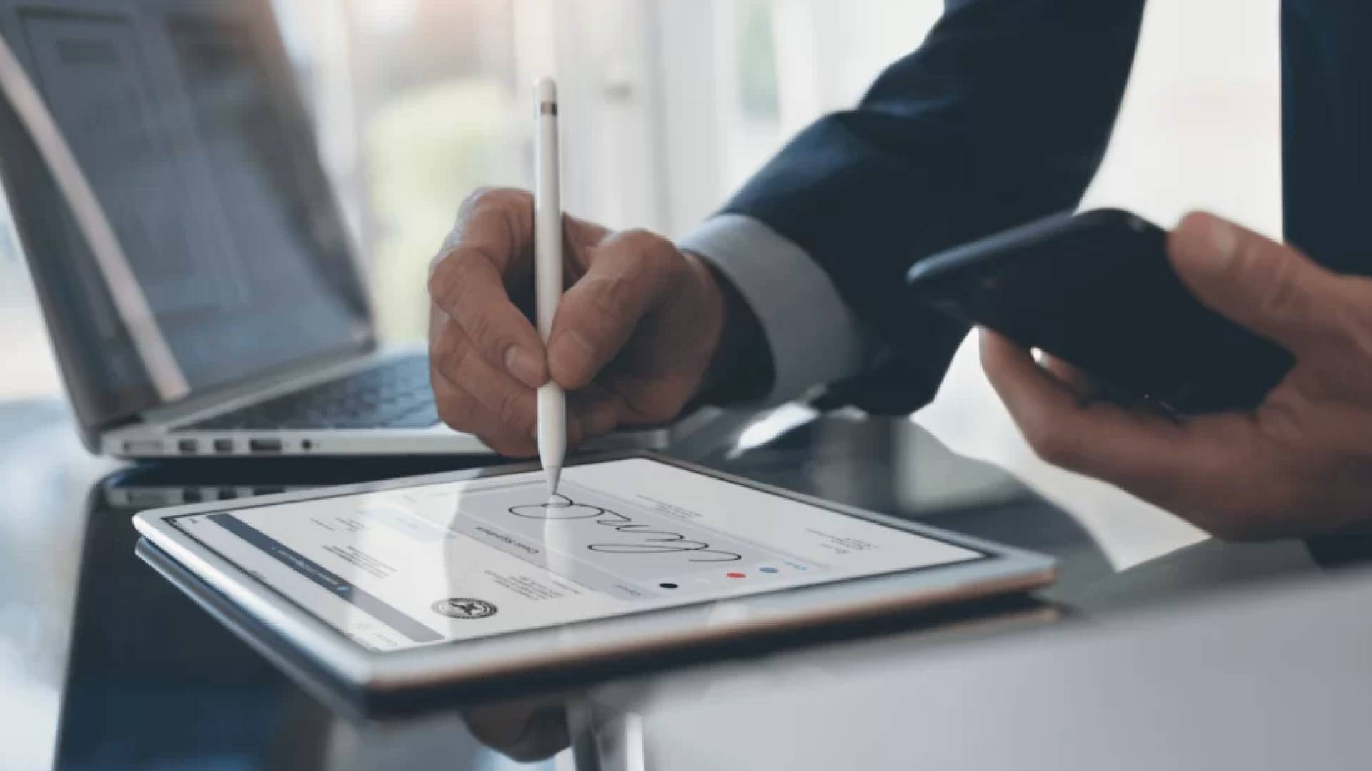 عقد عمل إلكتروني - تعبيرية