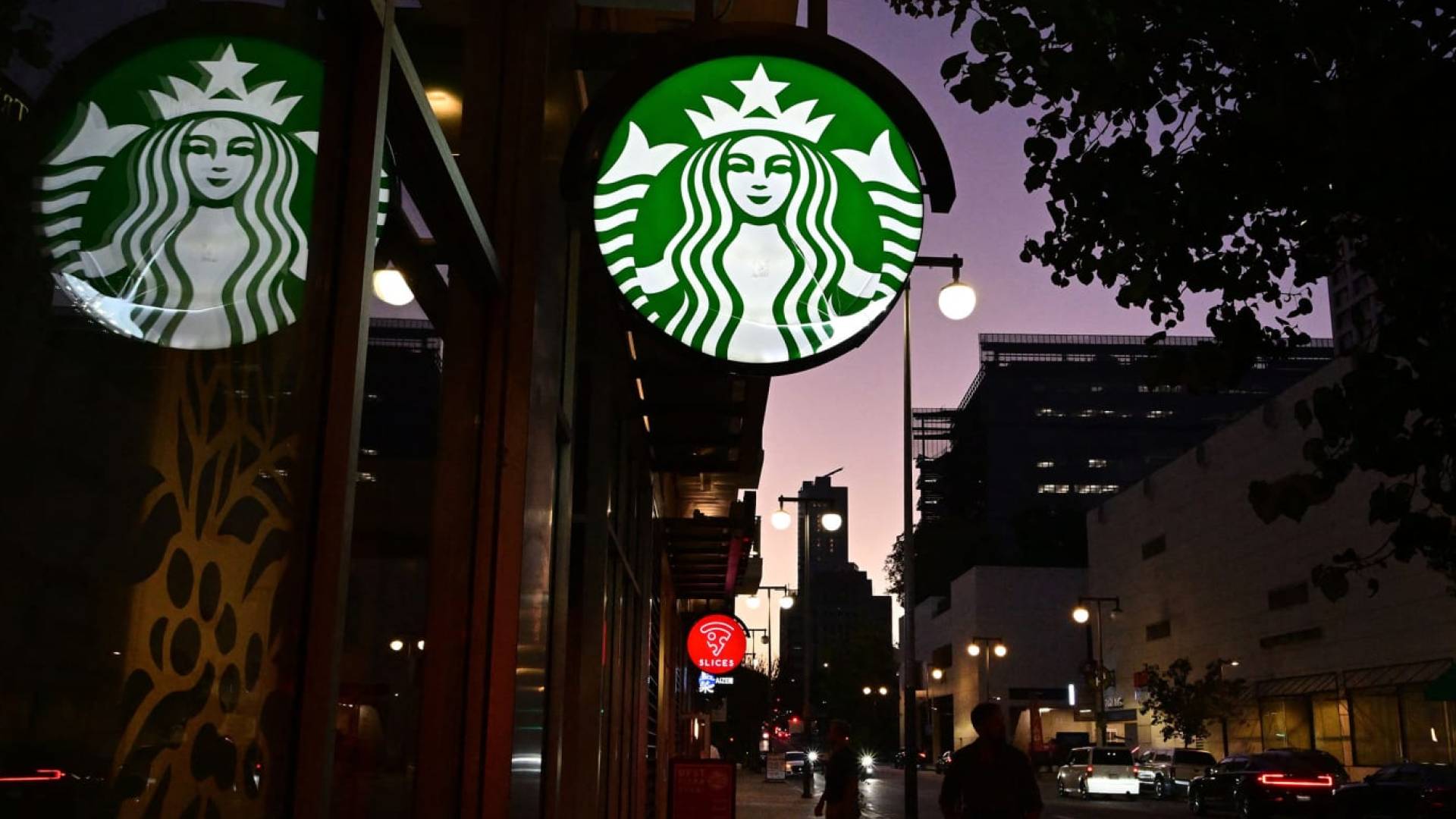 أحد متاجر "ستاربكس"