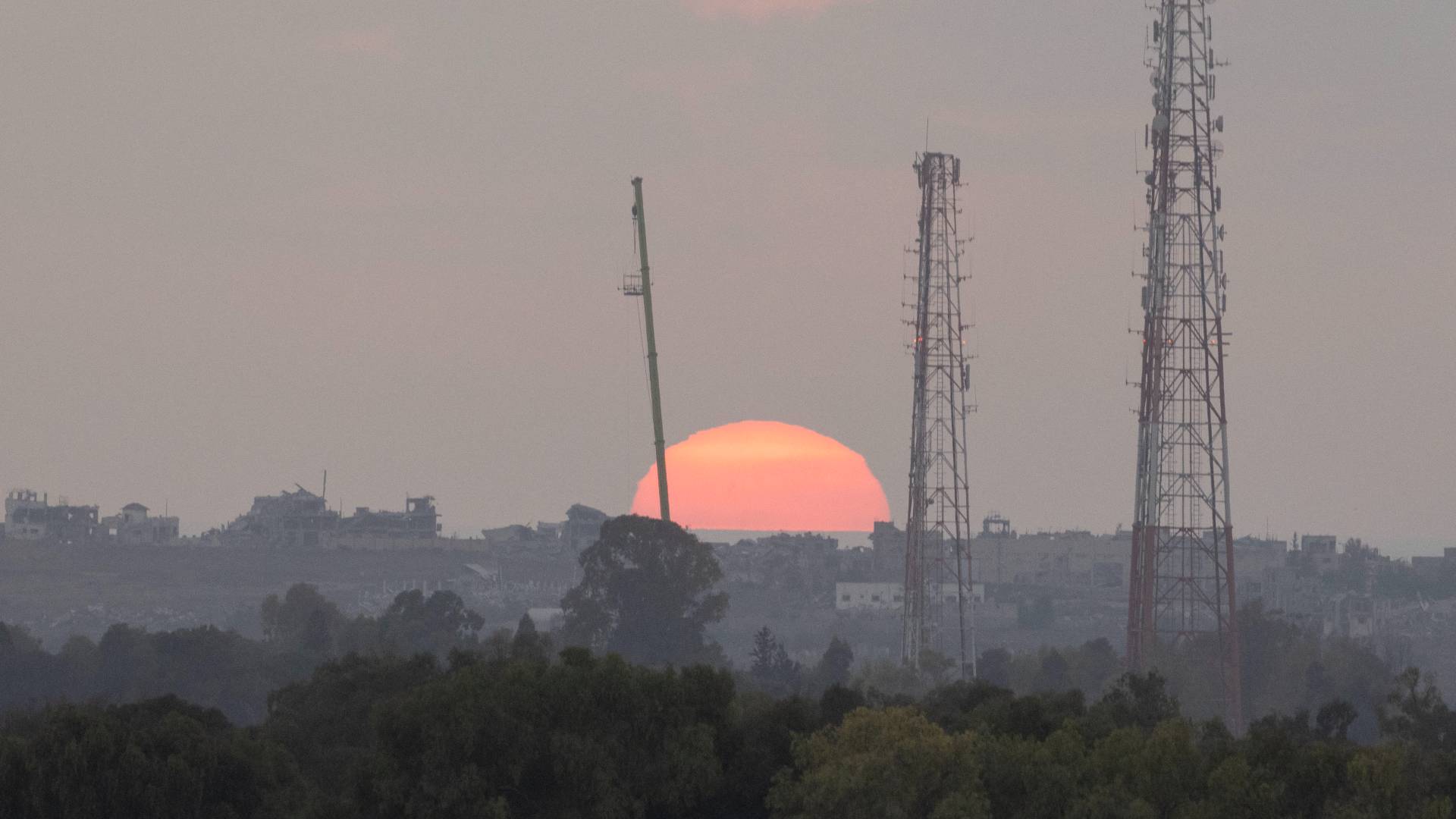 شروق الشمس في قطاع غزة "أ ف ب"