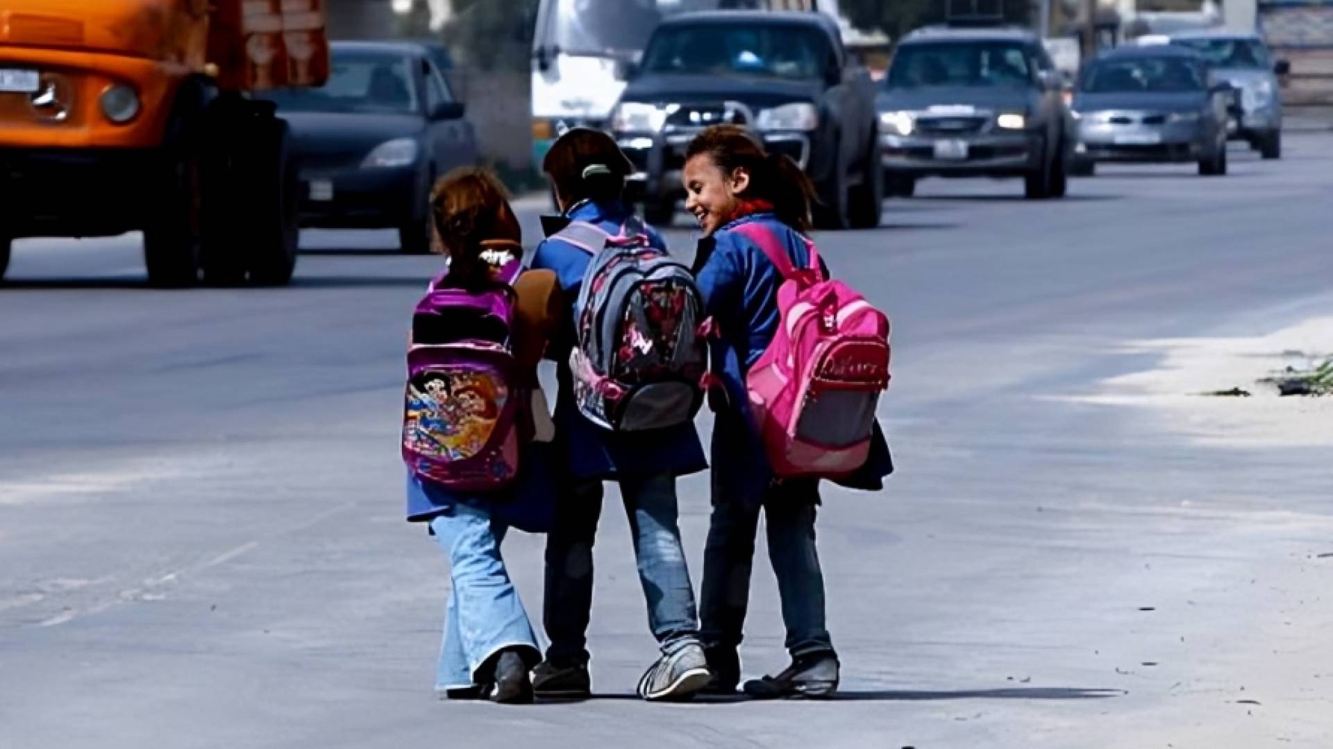 طالبات مدرسة "أرشيفية"