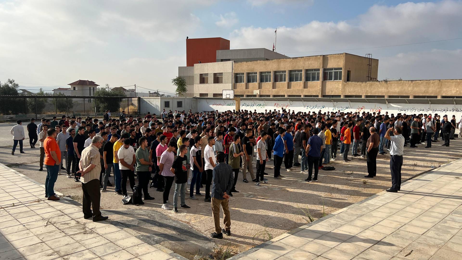 طلبة مدارس في لواء الرمثا - تصوير "مؤمن رمضان - رؤيا"