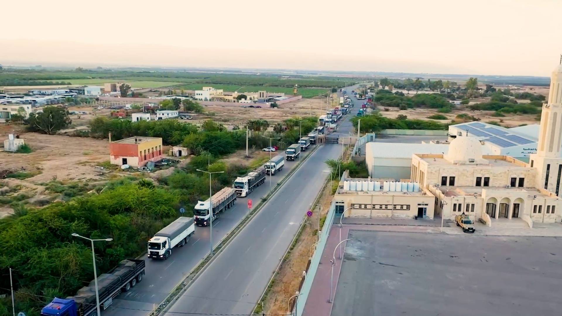 الأردن يسير شاحنات جديدة للأهل في غزة