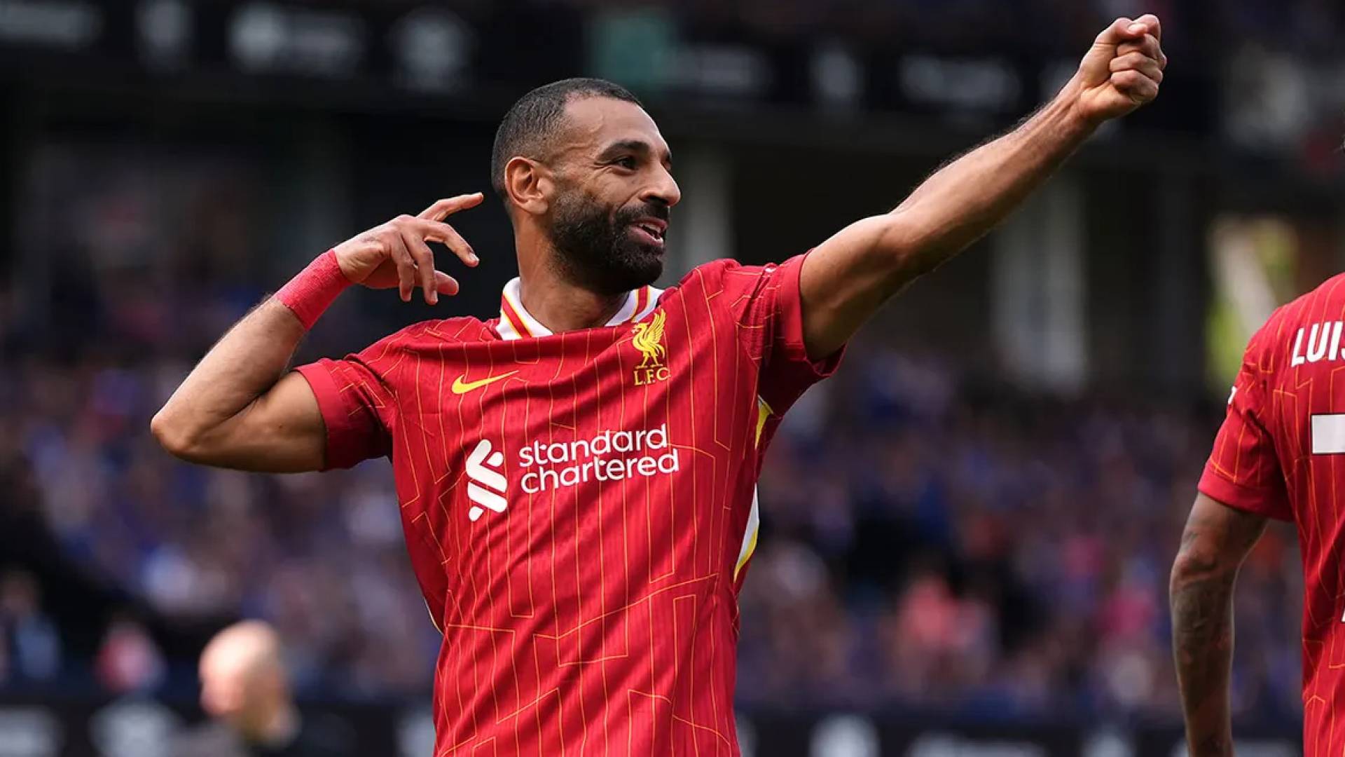 اللاعب المصري محمد صلاح مع فريقه ليفربول الانجليزي