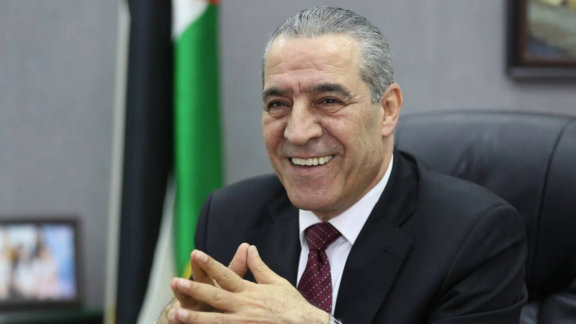 أمين سر تنفيذية منظمة التحرير ووزير الشؤون المدنية حسين الشيخ