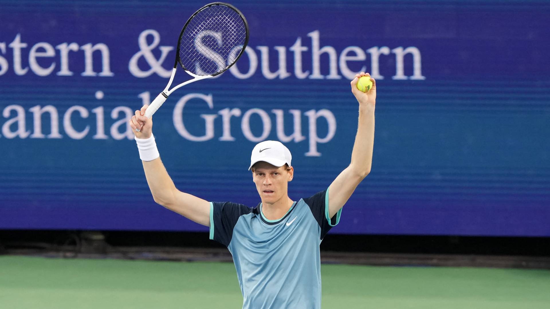 لاعب  التنس الإيطالي يانيك سينر