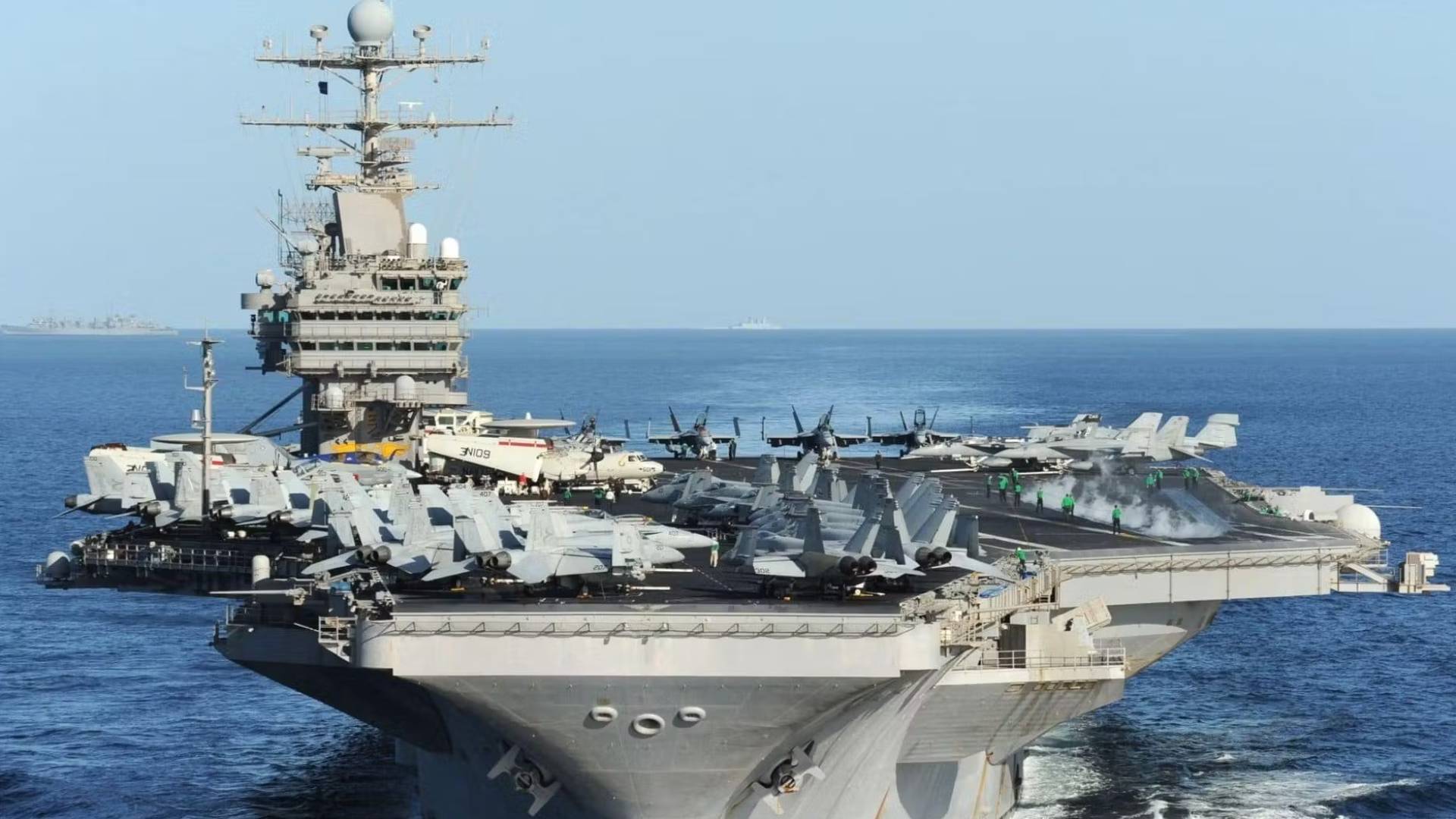 حاملة الطائرات "يو إس إس أبراهام لينكولن