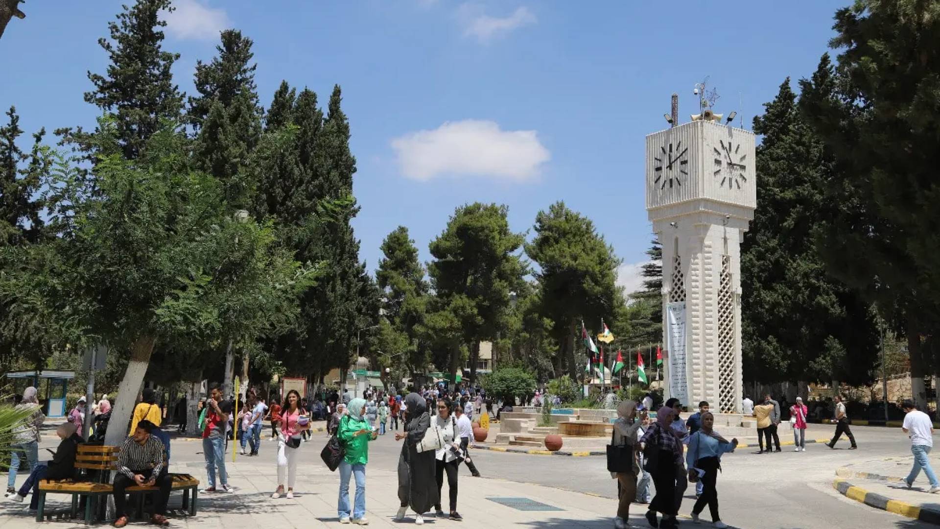 طلبة الجامعة الأردنية