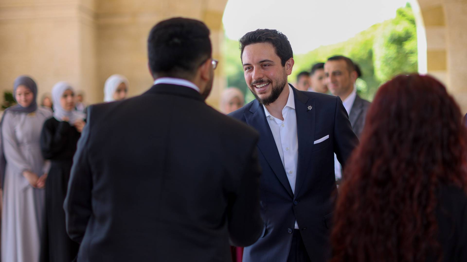 ولي العهد يكرم أوائل الثانوية العامة