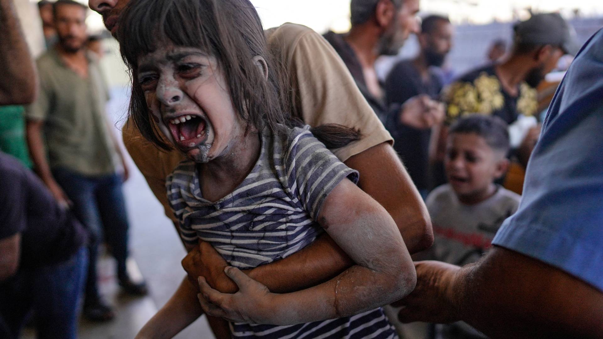 طبيب أردني عائد من غزة يكشف فظائع في القطاع - فيديو