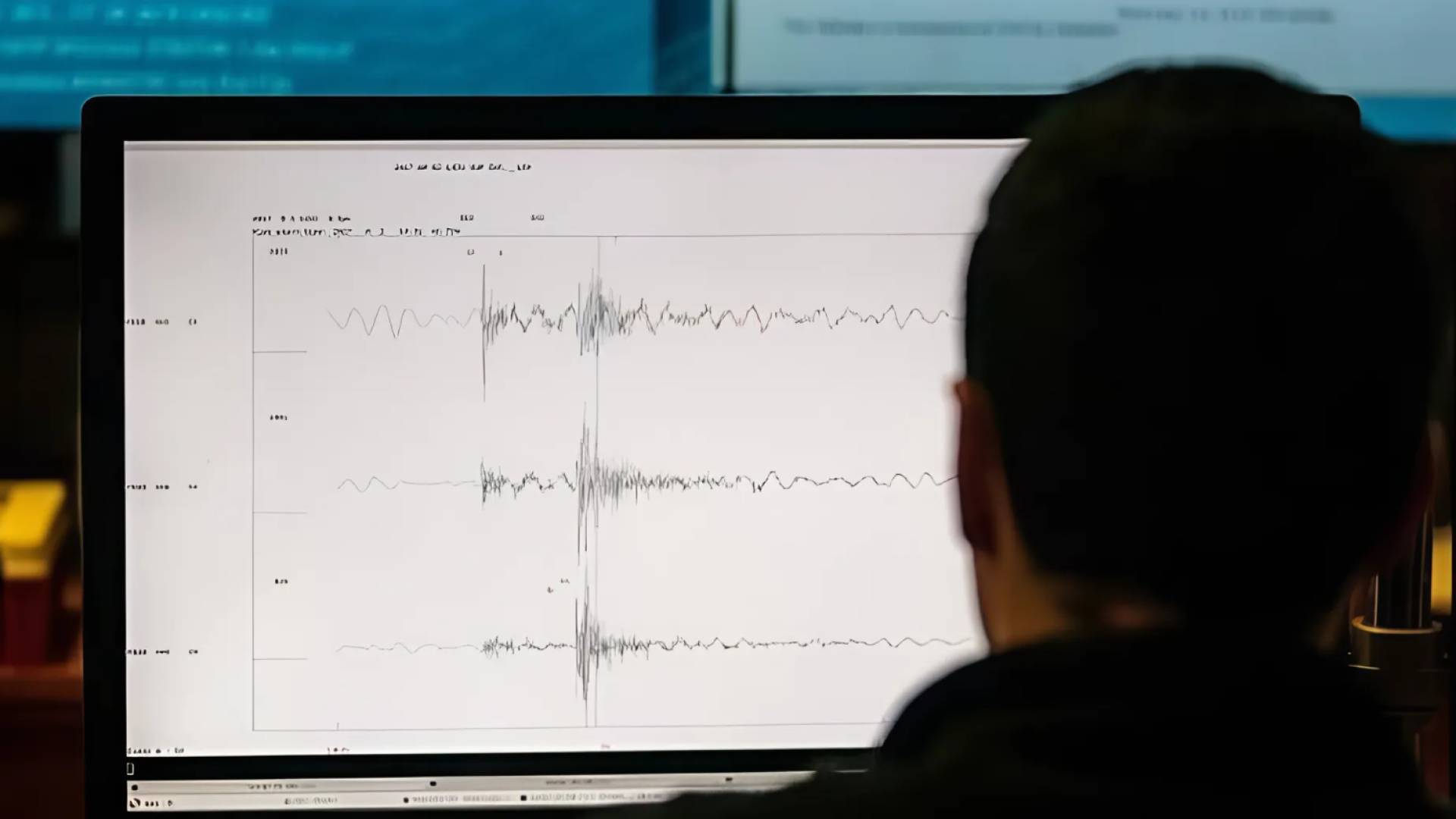 تسجيل زلزال على مقياس ريختر