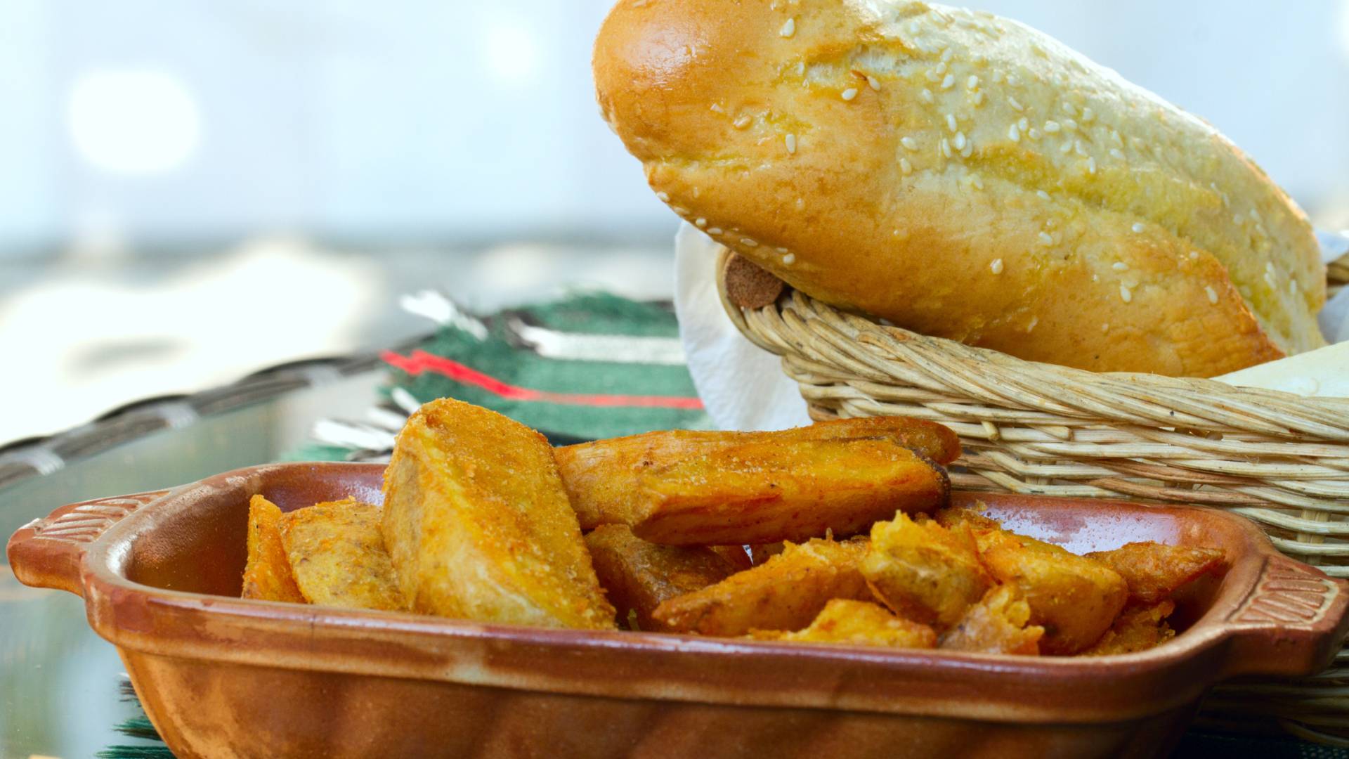 صورة طبق بطاطا وخبر