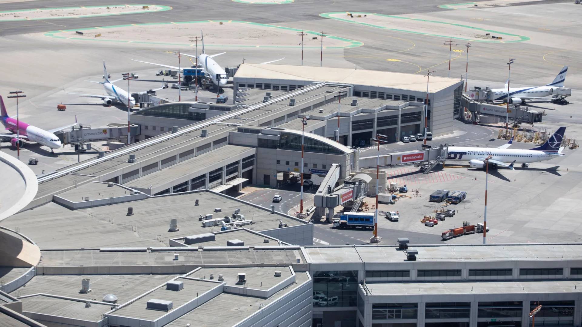 طائرات في مطار بن غوريون في اللد