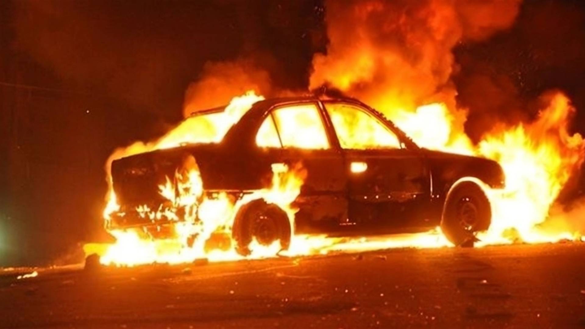 سيارة مشتعلة "أرشيفية"