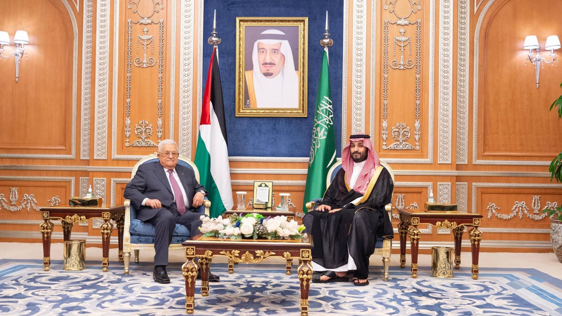 الرئيس الفلسطيني محمود عباس وولي العهد السعودي، محمد بن سلمان في الرياض