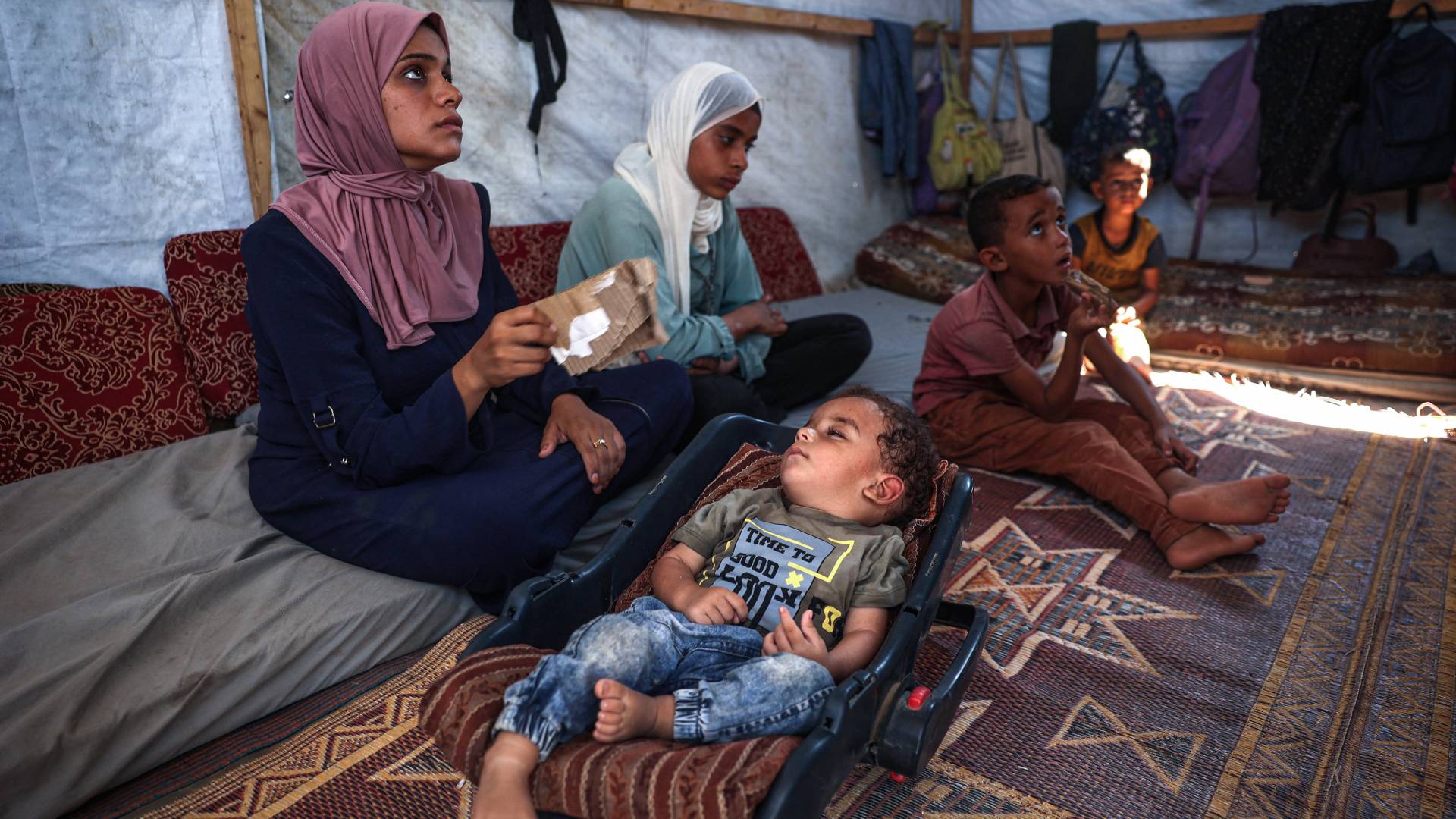 طفل فلسطيني شخص بالإصابة بشلل الأطفال