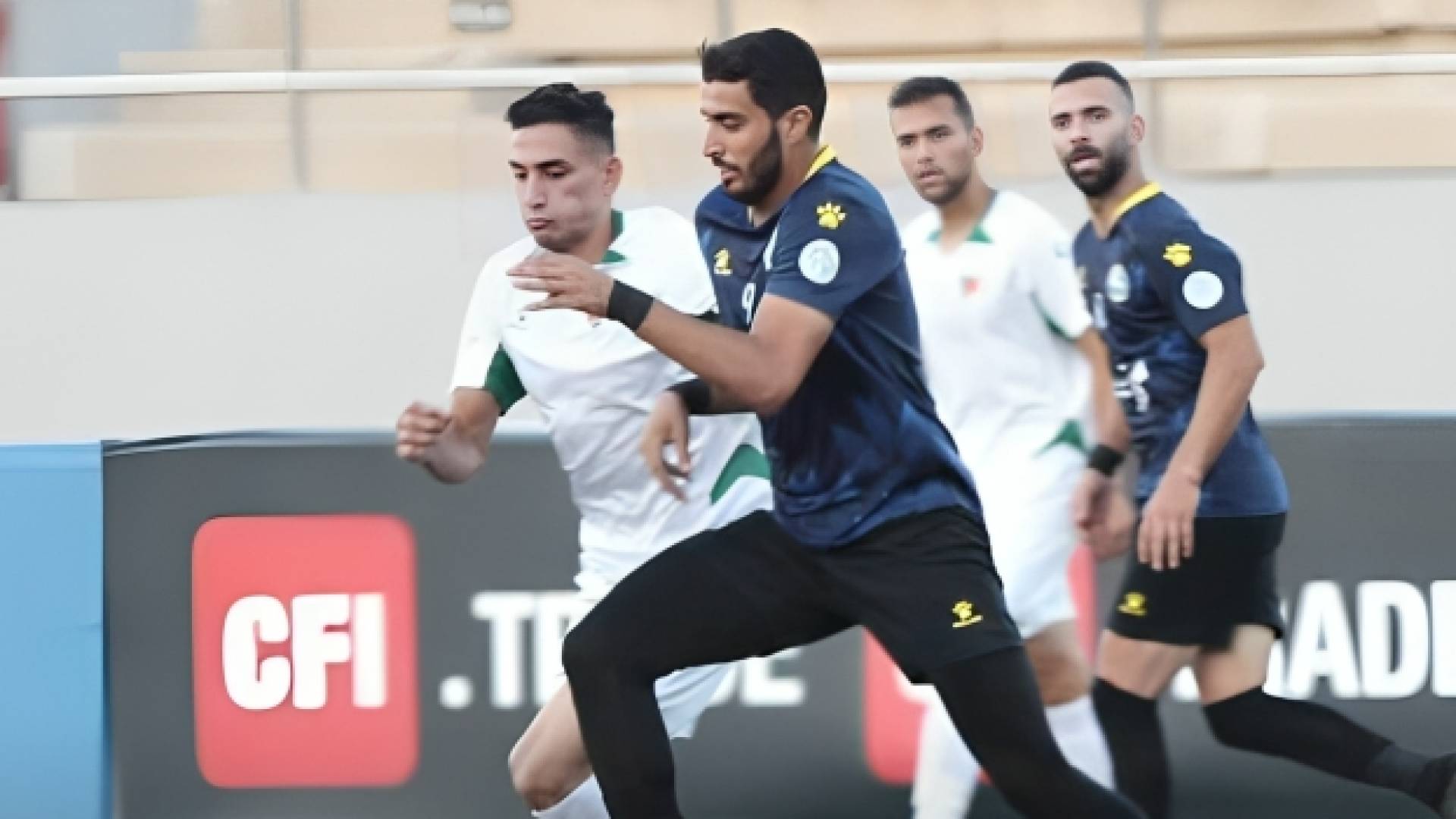 لاعبو الأهلي والسلط