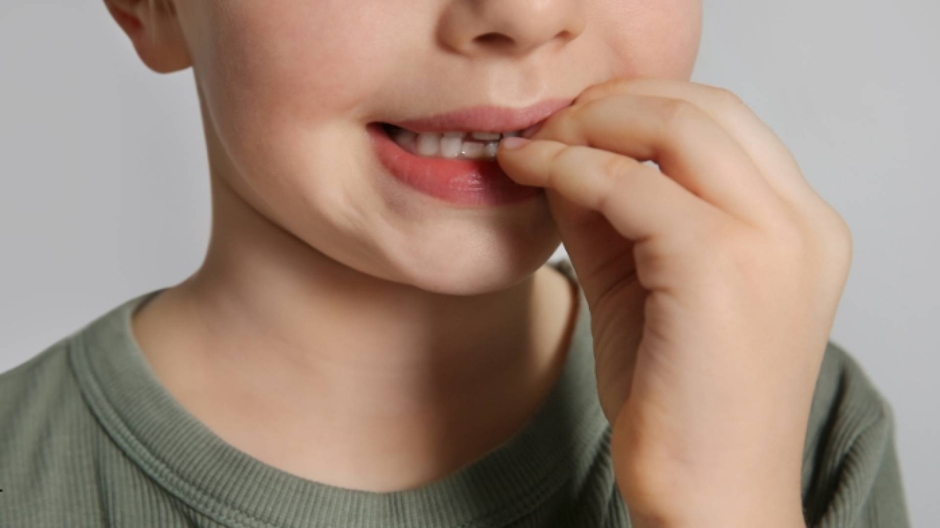 قضم الأظافر