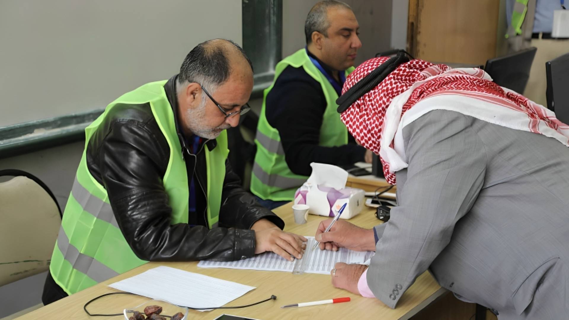 راصد: 10 أحزاب فقط قد تصل إلى البرلمان