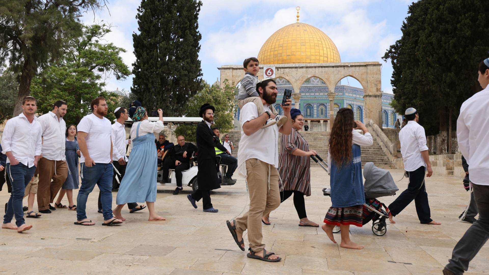 مستوطنون يقتحمون المسجد الاقصى