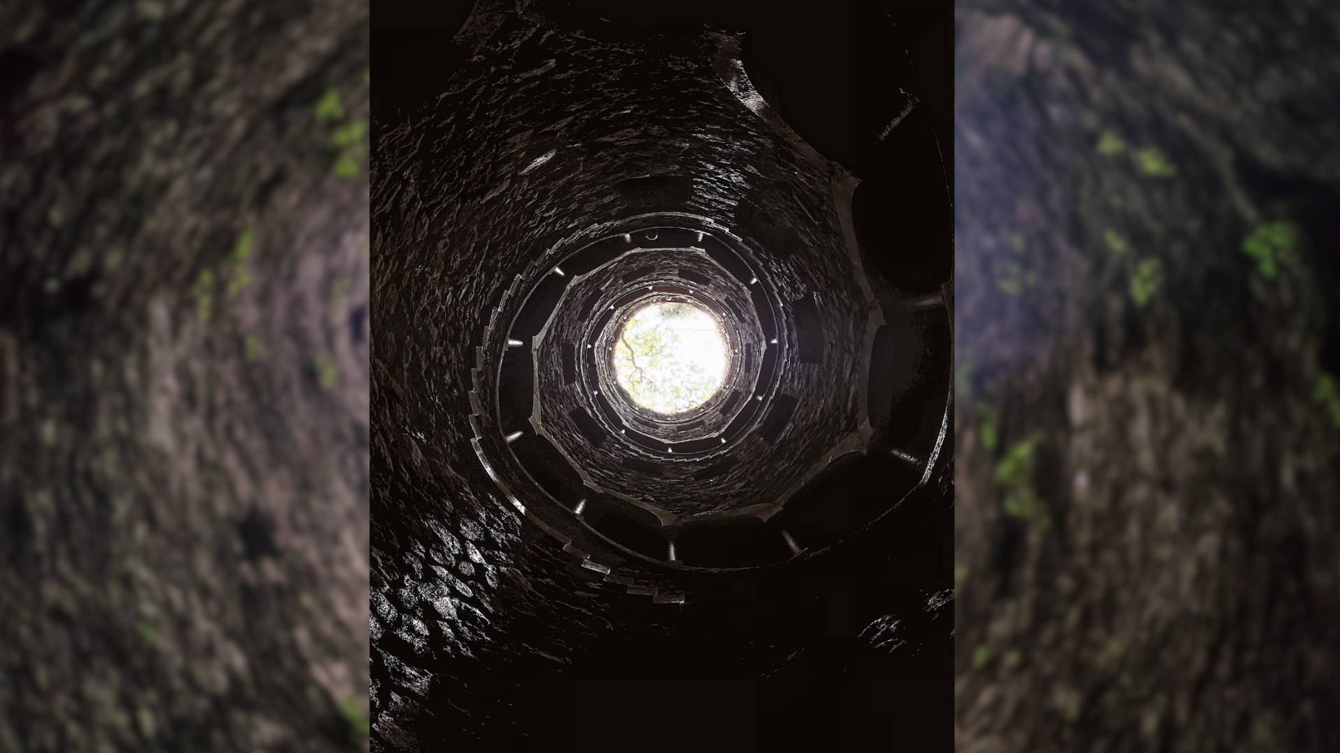 صورة تعبر عن بئر ماء