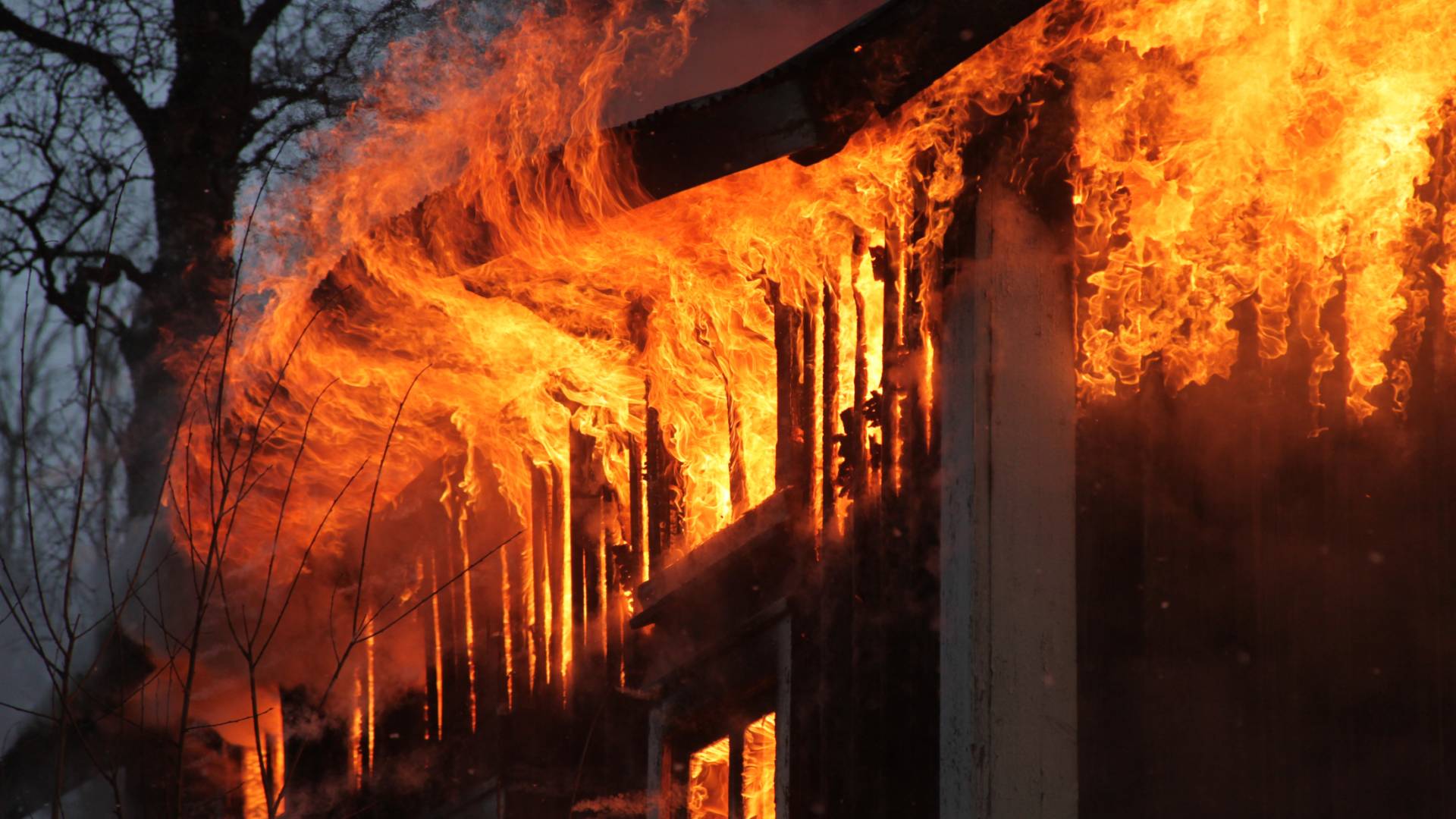 صورة تعبيرية لاندلاع حريق بشقة سكنية