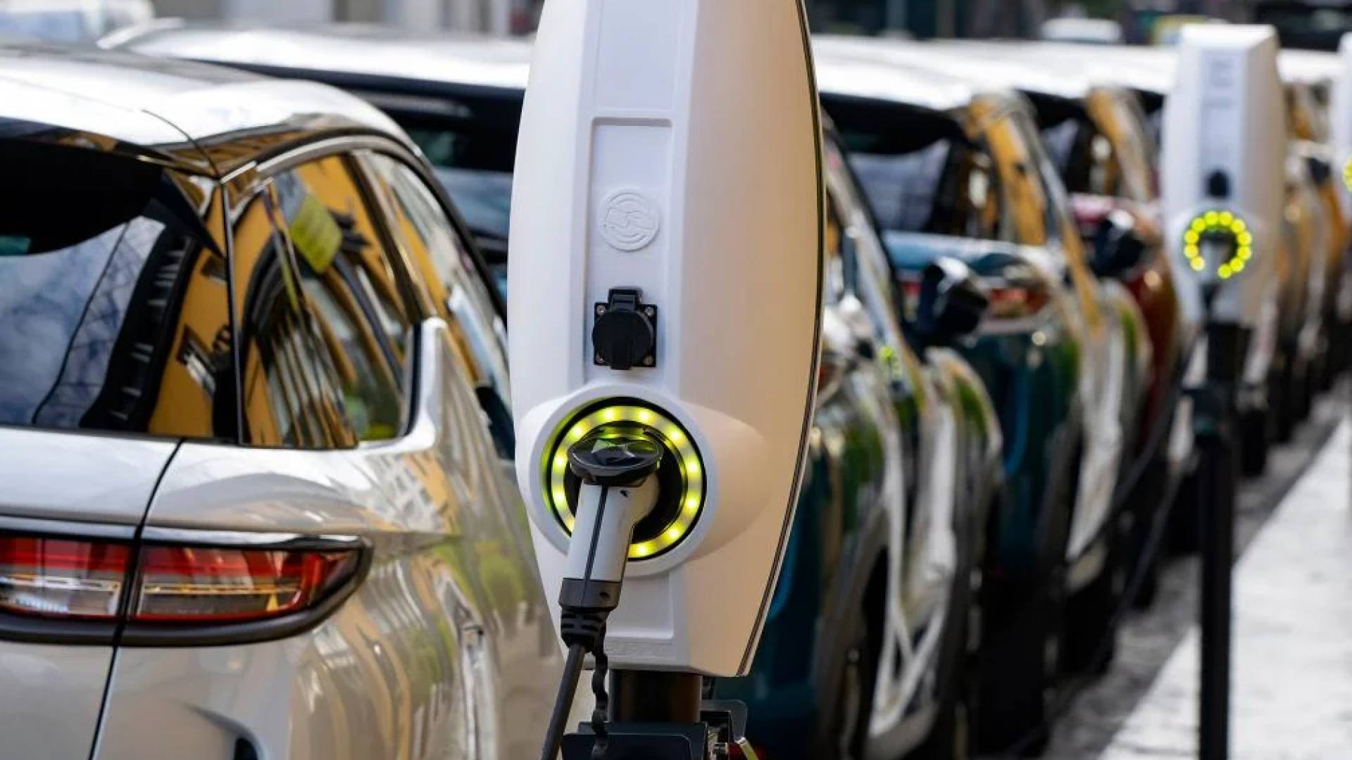 مركبات كهربائية - تعبيرية