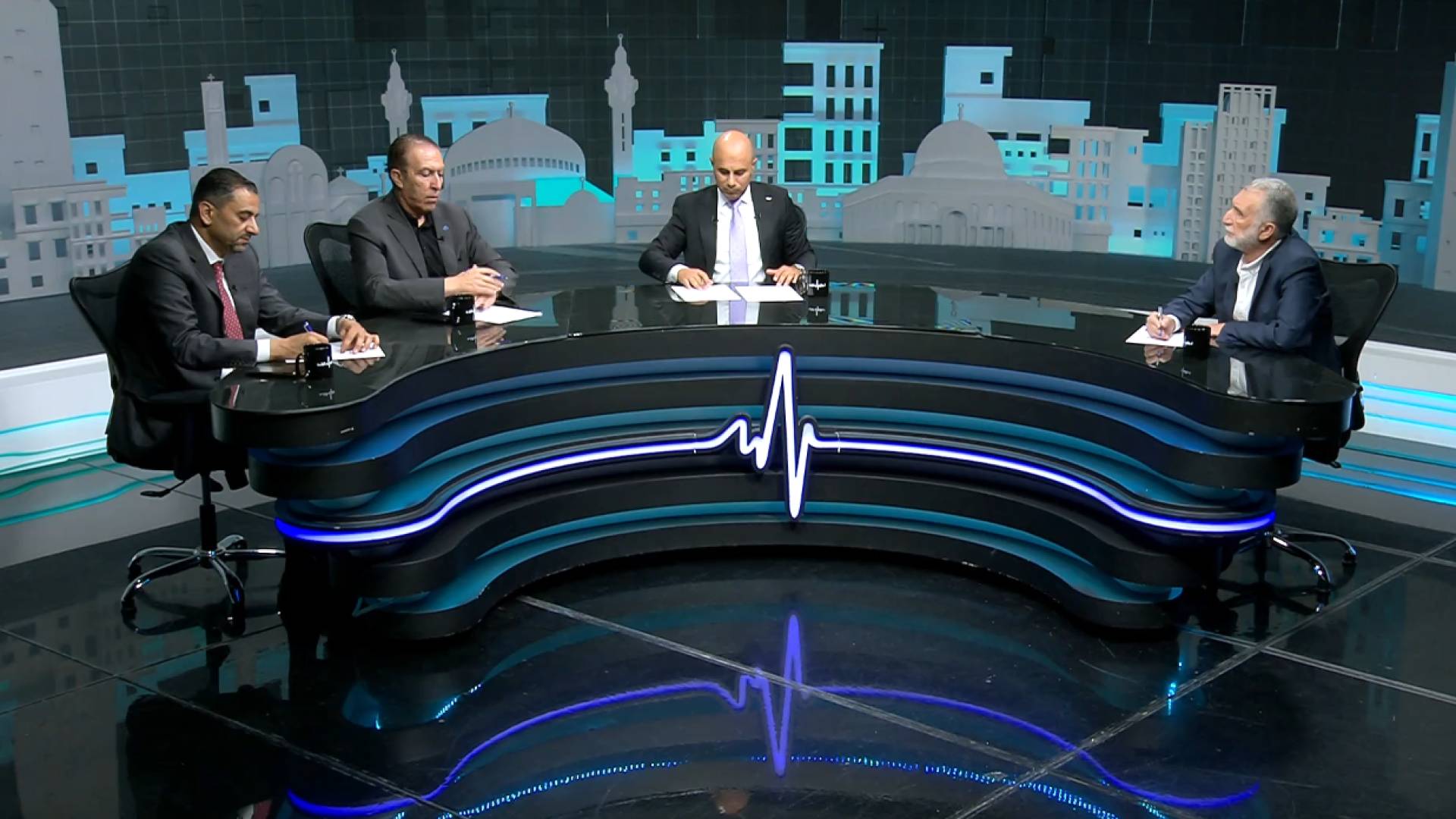 الطراونة: المرحلة الحالية تتطلب مجلسا قويا وصلبا.. والوحش: تجربتنا البرلمانية معروفة للجميع - فيديو