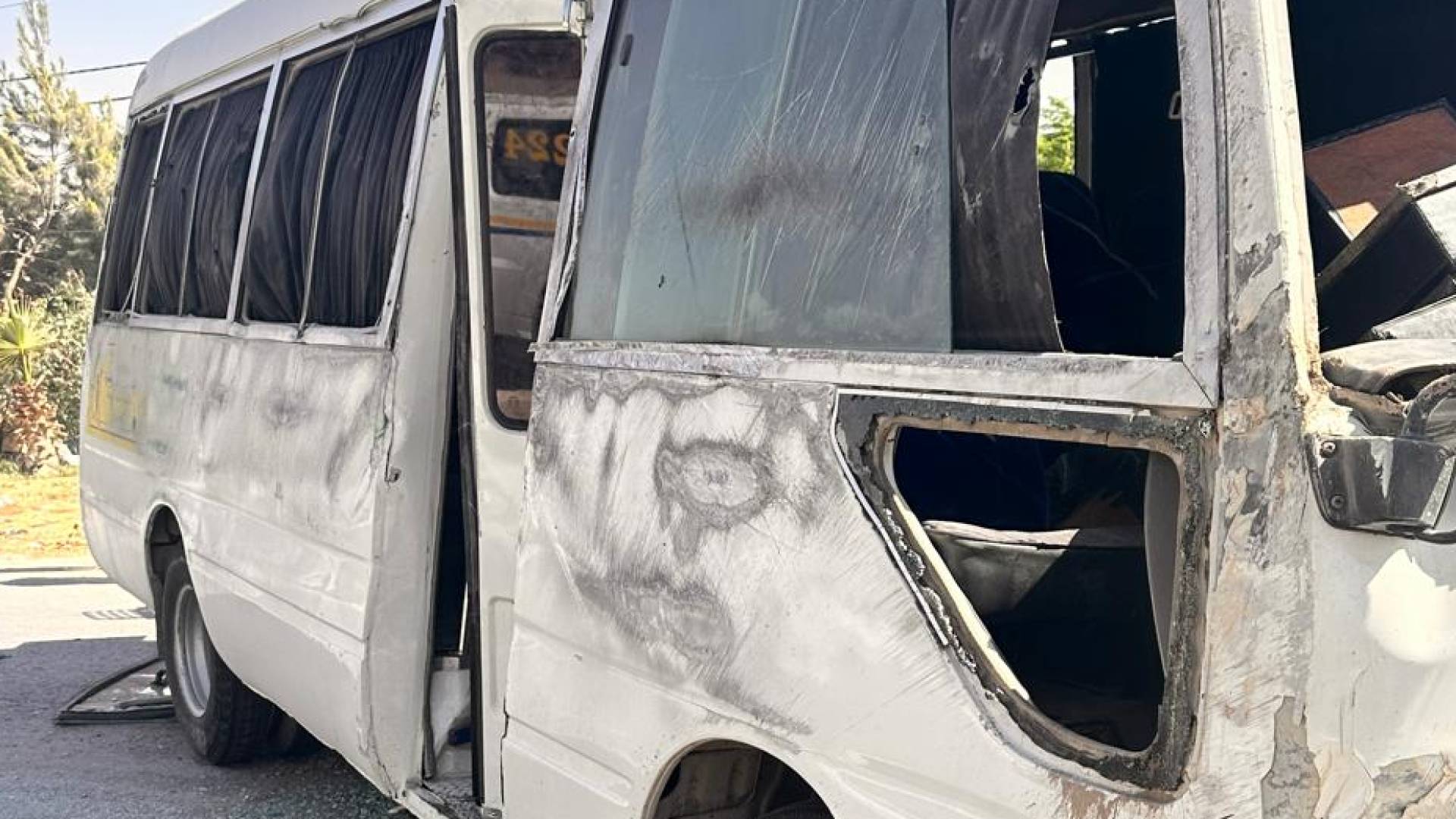 حادث خافلة متوسطة