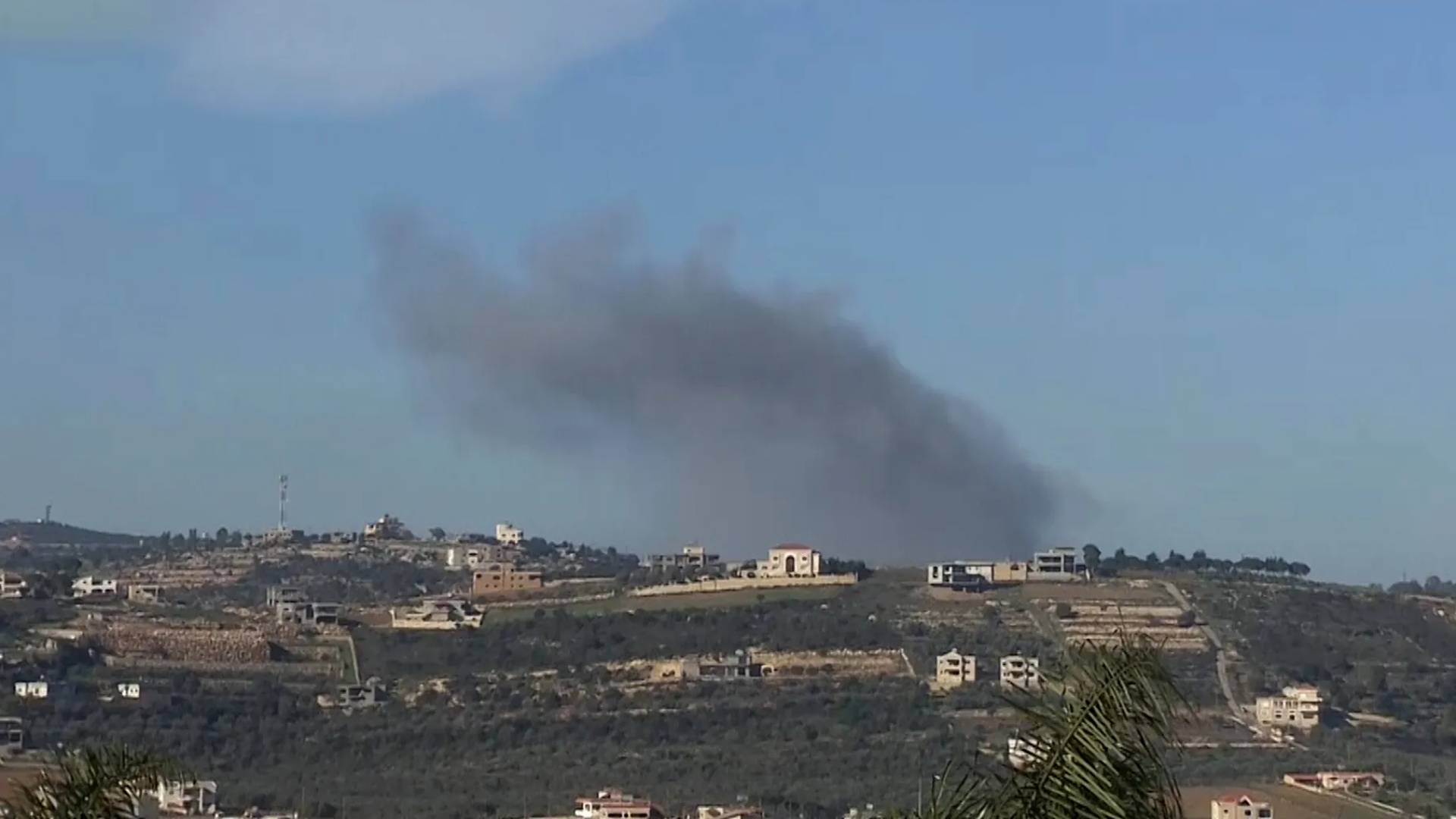 حرائق إثر صواريخ أطلقها حزب الله على شمال فلسطين