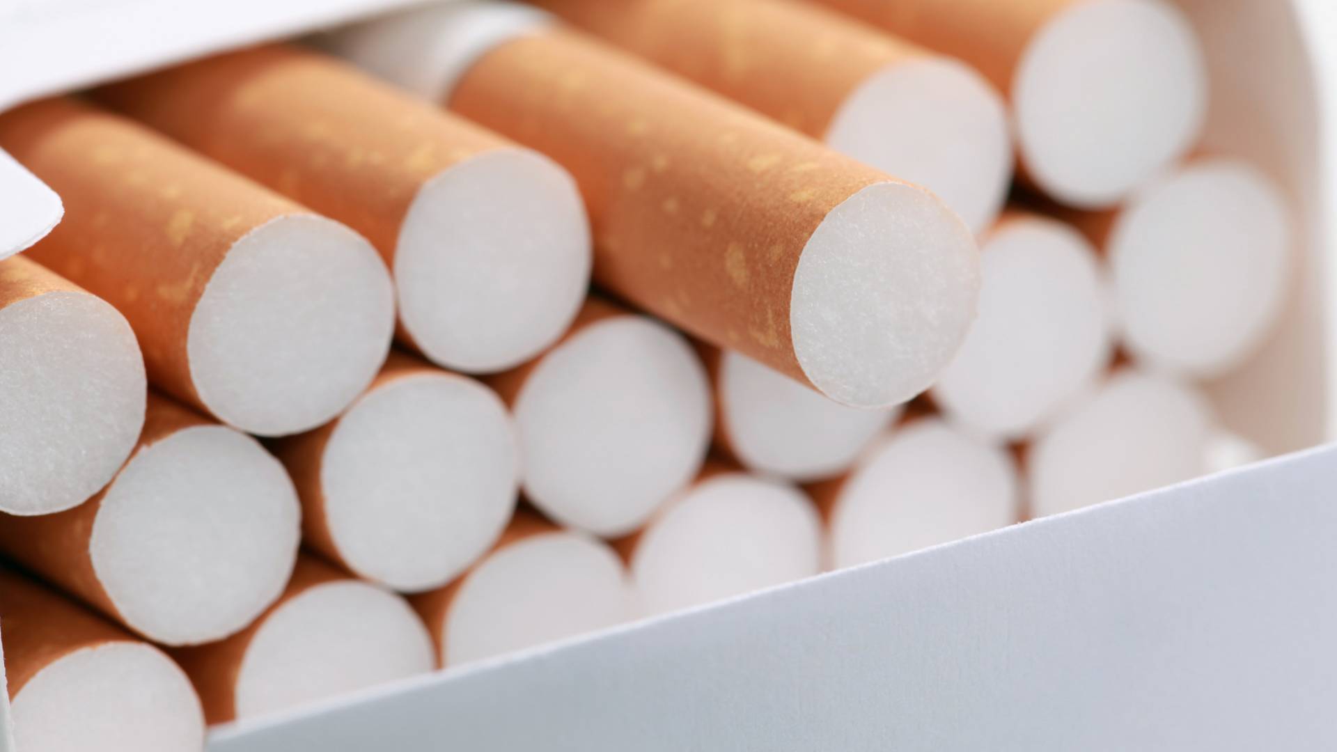 صورة تظهر علبة سجائر