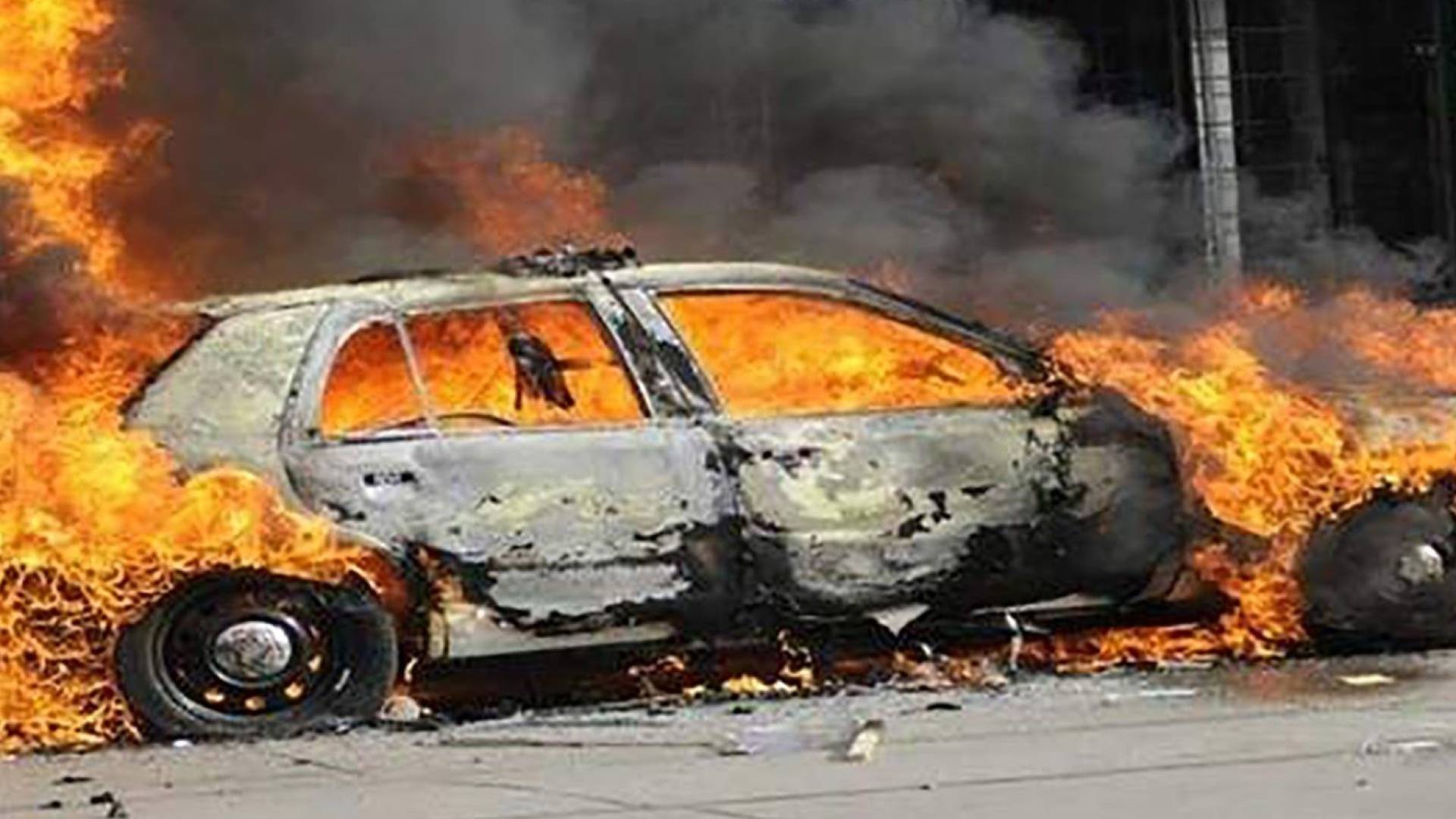 صورة أشريفية لانفجار سيارة